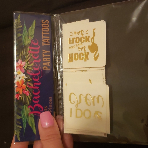 Batchlorette temporary tatoos gold 35 total - Picture 7 of 8